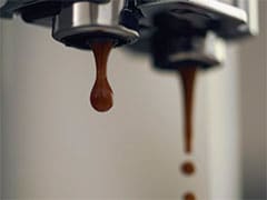 Espresso kavni aparat Philips Saeco proizvaja samo kapljice kave