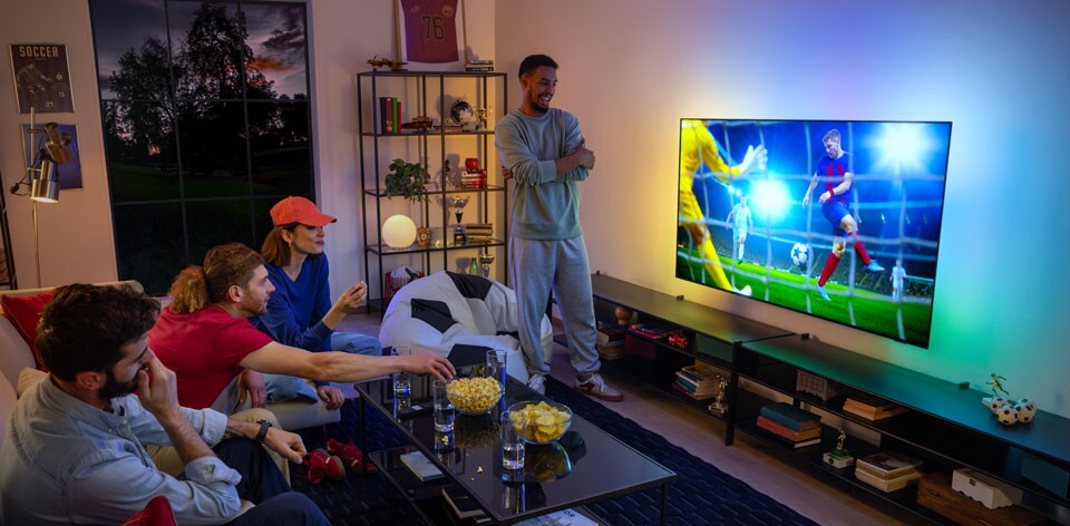 Oglejte si tekme z visokokakovostnim televizorjem Ambilight